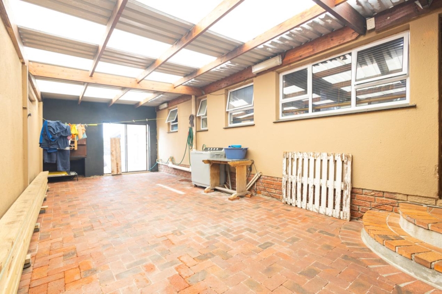 4 Bedroom Property for Sale in Windsor Park Western Cape